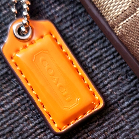 Coach Park Signature Small Wristlet (Coach Outlet #F49471) - Picture 3 of 5